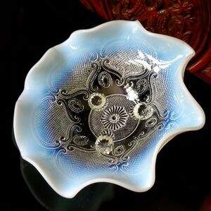 1907 Lattice Medallions Opalescent 8 7/8" Ruffled 3 Toed Bowl by Northwood